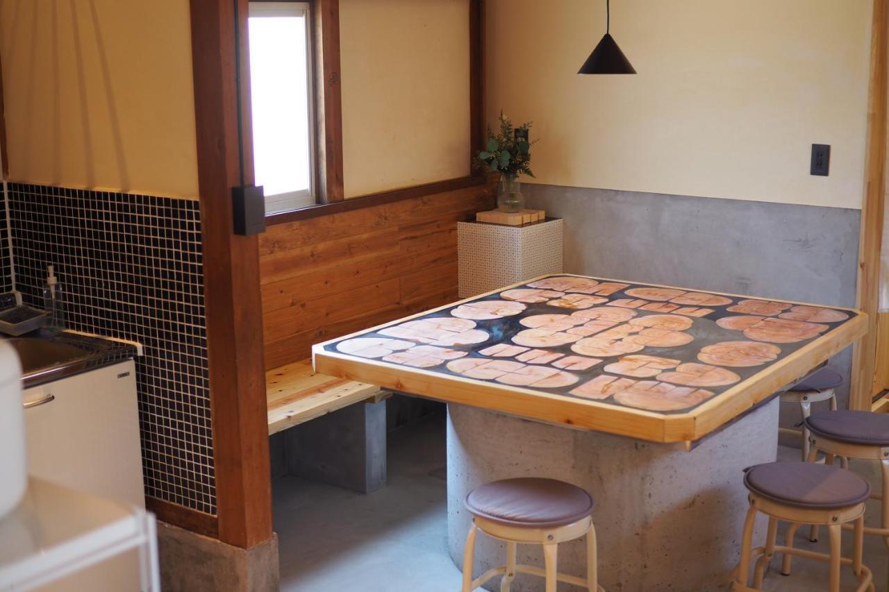 岡邸 Apartment Tonosho  Exterior foto